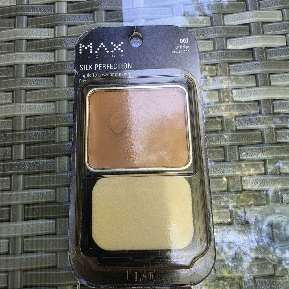 MAX FACTOR Silk Perfection Liquid  Powder Foundation Makeup 007  Beige Vintage